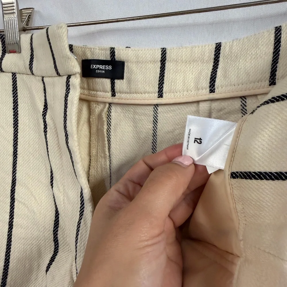 Express High Waist Cream and Black Striped Shorts - Picture 2 of 5